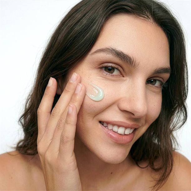 Anew Multipeptit Yağlanma Karşıtı + Nemlendirici Serum 30ml